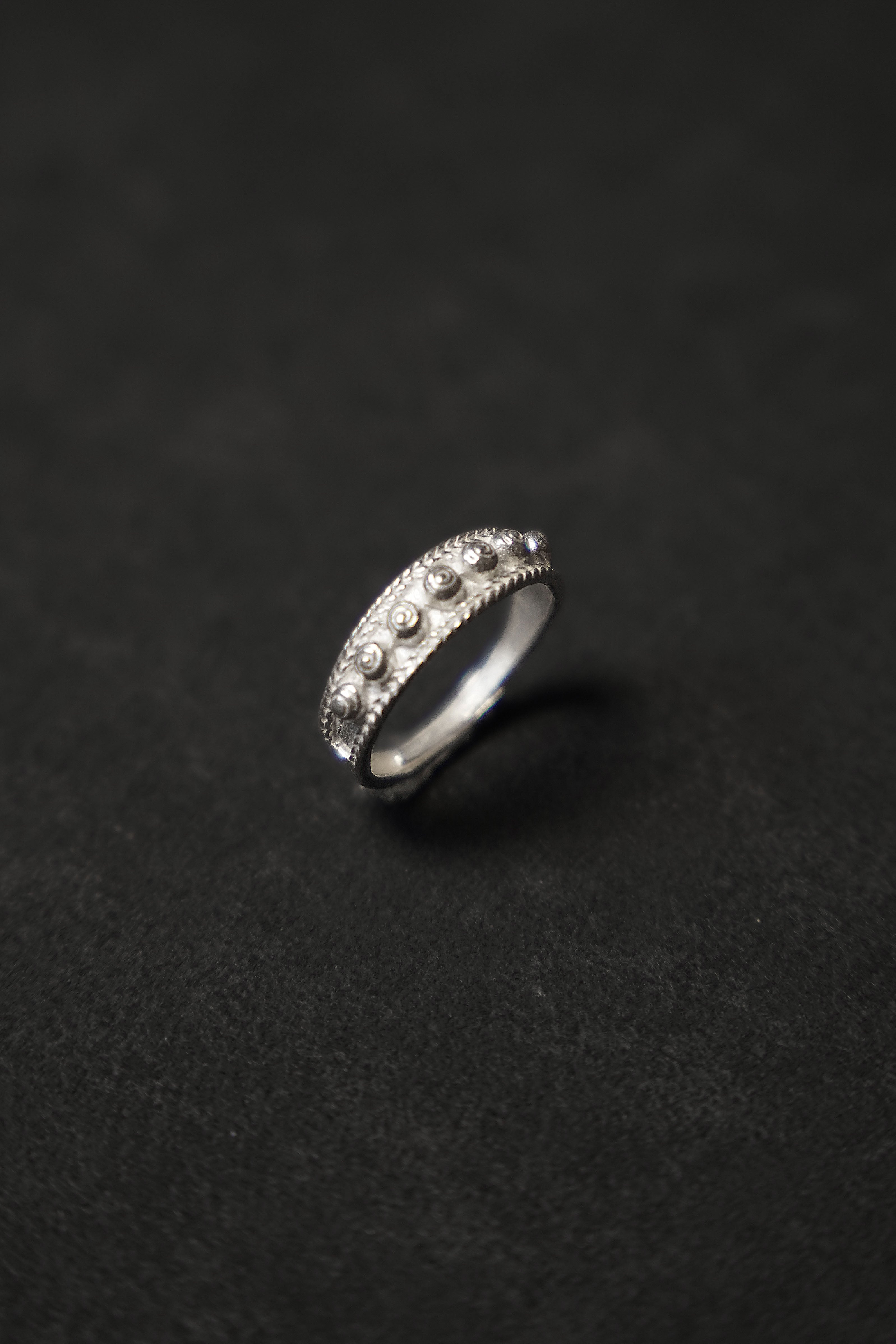 Yi Seven Grain Dot Silver Band Ring